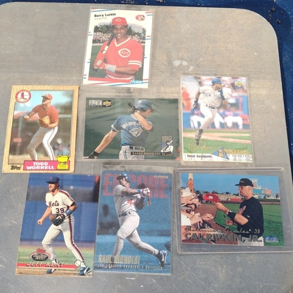 Assorted Baseball Trading Cards - Picture 3 of 3